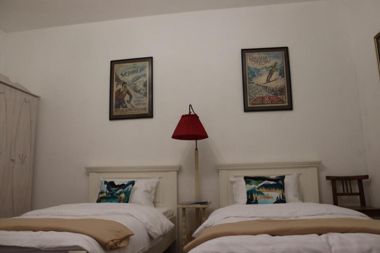 Galeria Turismului Montan Guest House คือร์ตีโชอารา ภายนอก รูปภาพ